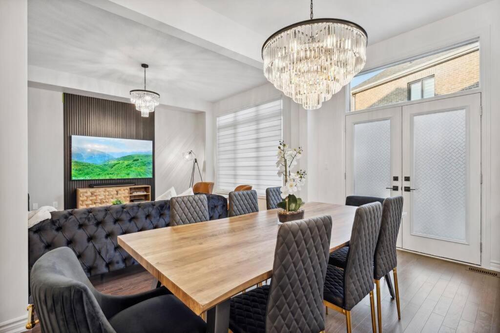 Barrie Luxe, Pool Table 6 Bedroom 6 Ba Custom Design A+ Location 外观 照片